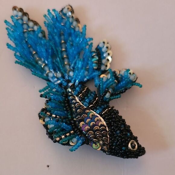 Deepa Gurnani Guppy Brooch - NWT - Jewelry Pouch Included - Picture 5 of 5